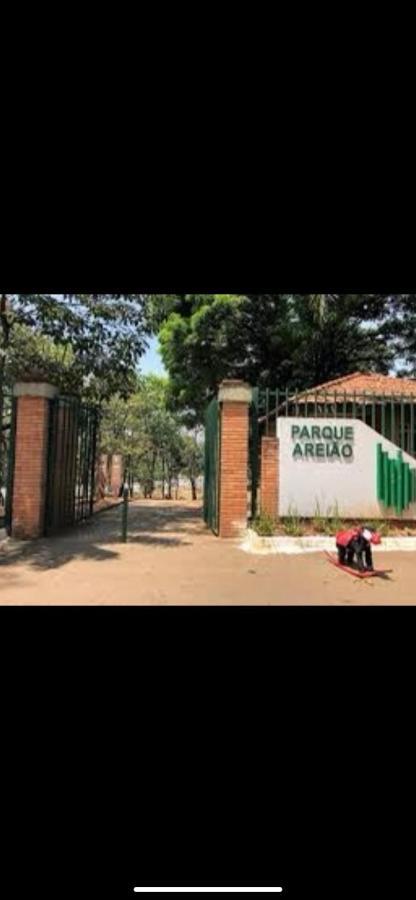Casa Quintal Bueno! 5 Quartos Com Ar Split E Internet Ultra! Perto Do Melhor De Goiania! Marista Parques Areiao E Vaca Brava Hospital Premium Mater Dei Blue Fit Perdomo Goiania Shopping! Esterno foto