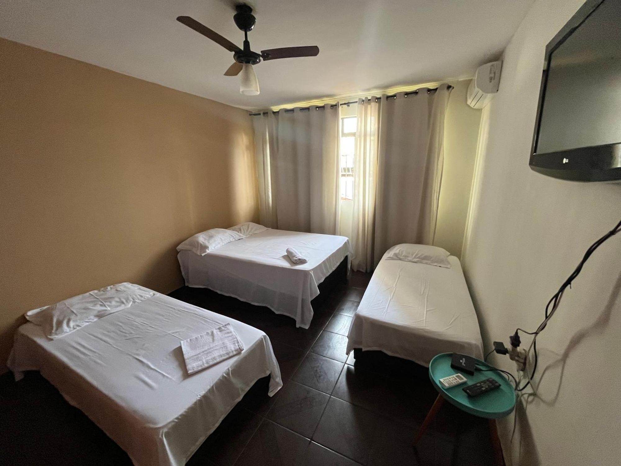 Casa Quintal Bueno! 5 Quartos Com Ar Split E Internet Ultra! Perto Do Melhor De Goiania! Marista Parques Areiao E Vaca Brava Hospital Premium Mater Dei Blue Fit Perdomo Goiania Shopping! Esterno foto