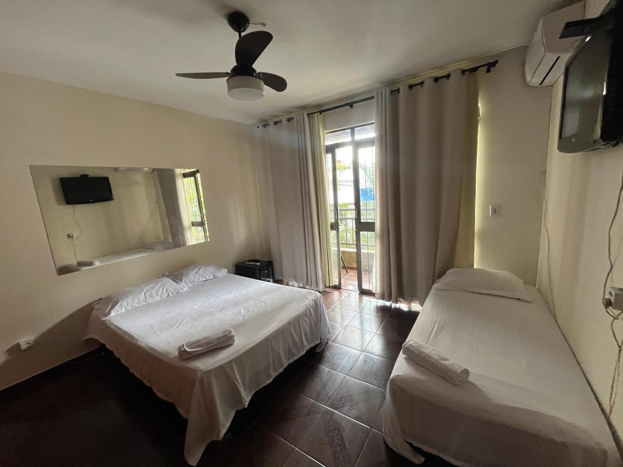 Casa Quintal Bueno! 5 Quartos Com Ar Split E Internet Ultra! Perto Do Melhor De Goiania! Marista Parques Areiao E Vaca Brava Hospital Premium Mater Dei Blue Fit Perdomo Goiania Shopping! Esterno foto