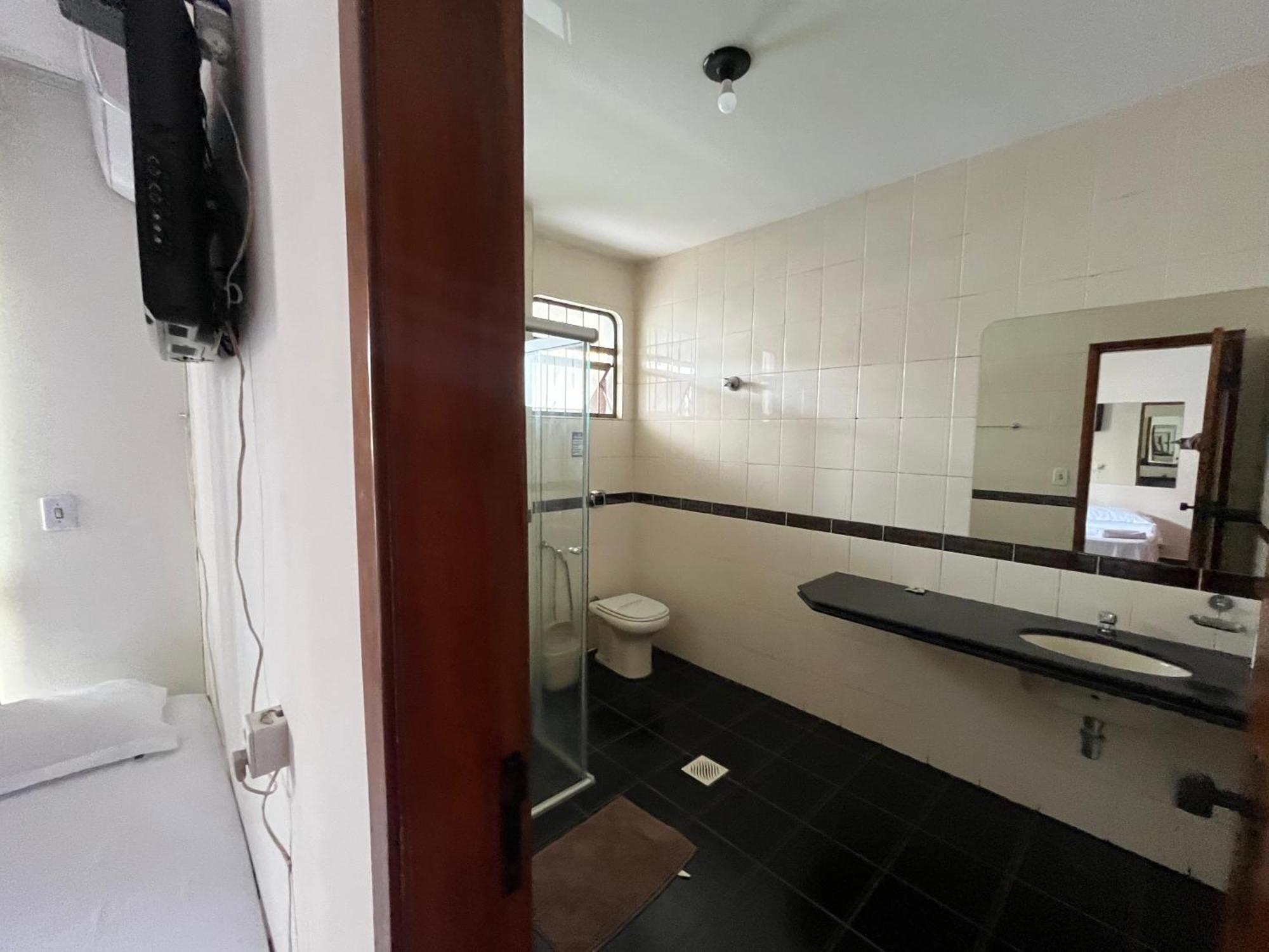 Casa Quintal Bueno! 5 Quartos Com Ar Split E Internet Ultra! Perto Do Melhor De Goiania! Marista Parques Areiao E Vaca Brava Hospital Premium Mater Dei Blue Fit Perdomo Goiania Shopping! Esterno foto