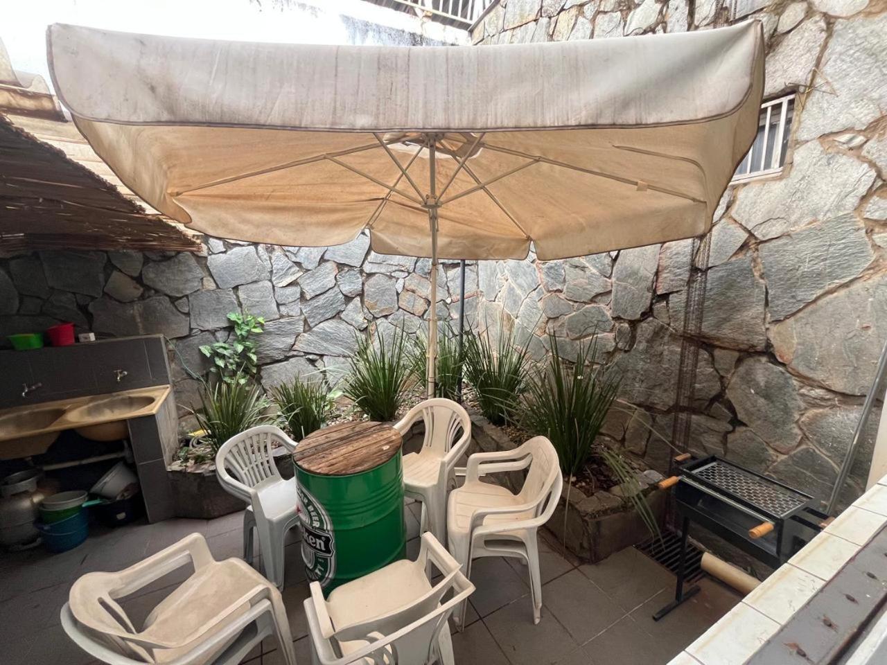 Casa Quintal Bueno! 5 Quartos Com Ar Split E Internet Ultra! Perto Do Melhor De Goiania! Marista Parques Areiao E Vaca Brava Hospital Premium Mater Dei Blue Fit Perdomo Goiania Shopping! Esterno foto