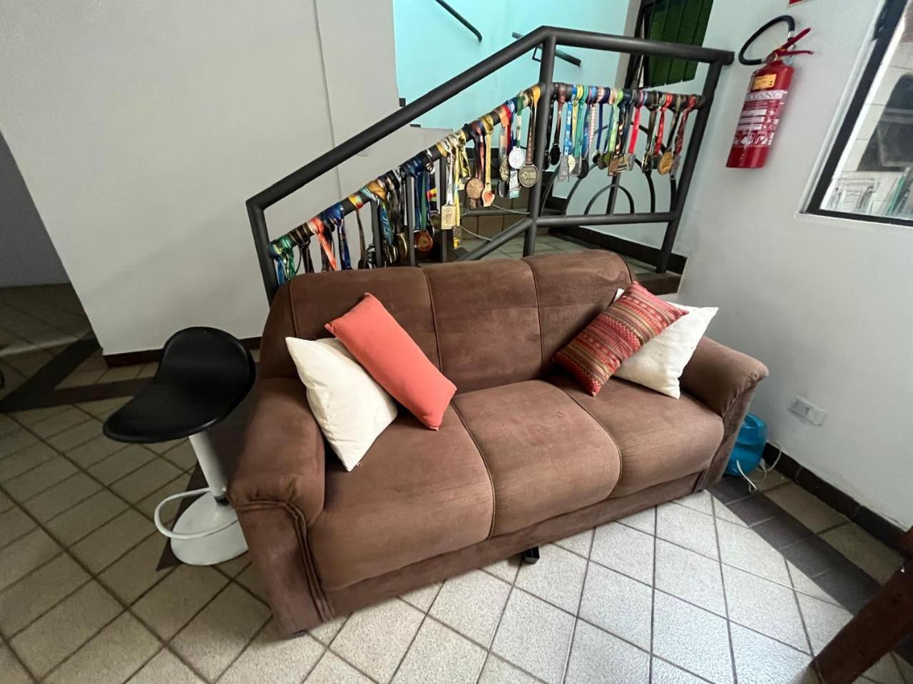 Casa Quintal Bueno! 5 Quartos Com Ar Split E Internet Ultra! Perto Do Melhor De Goiania! Marista Parques Areiao E Vaca Brava Hospital Premium Mater Dei Blue Fit Perdomo Goiania Shopping! Esterno foto